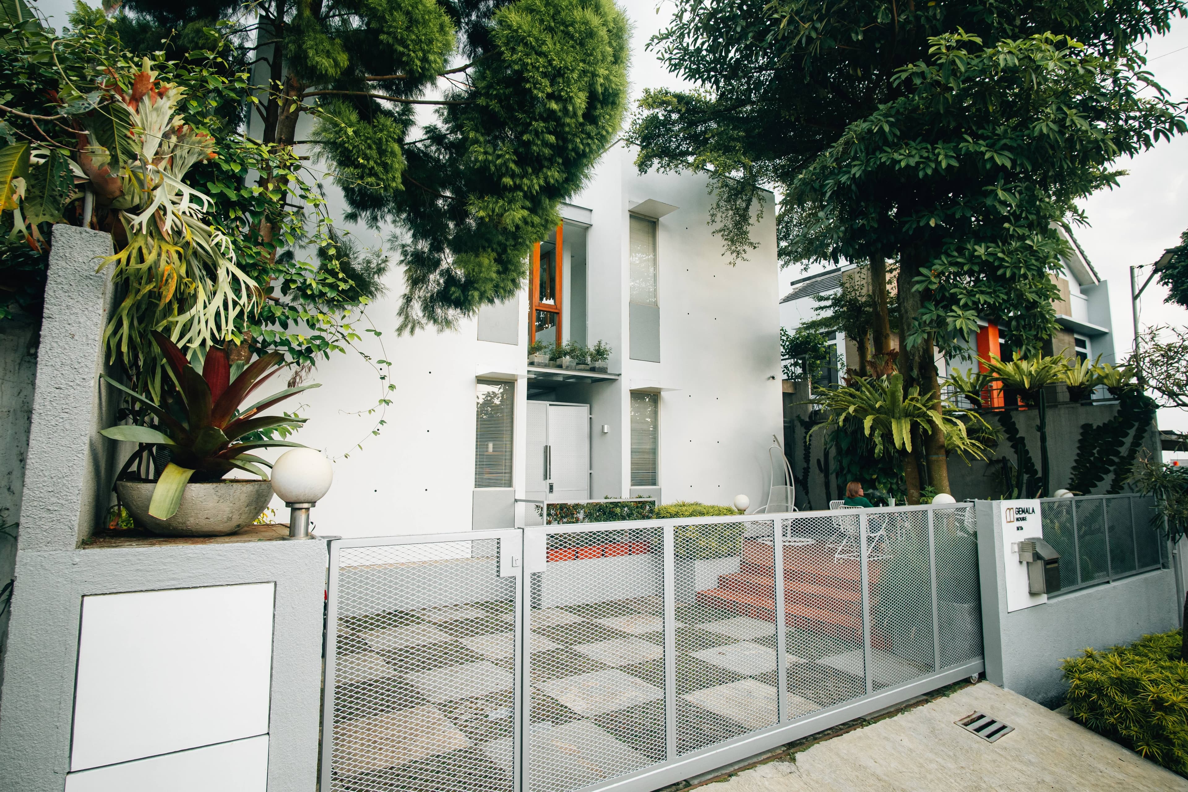 GEMALA HOUSE mobile 1